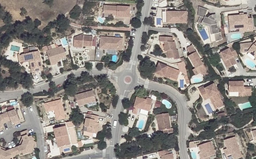 Vue aérienne du Rond-point anonyme n°1013459585
