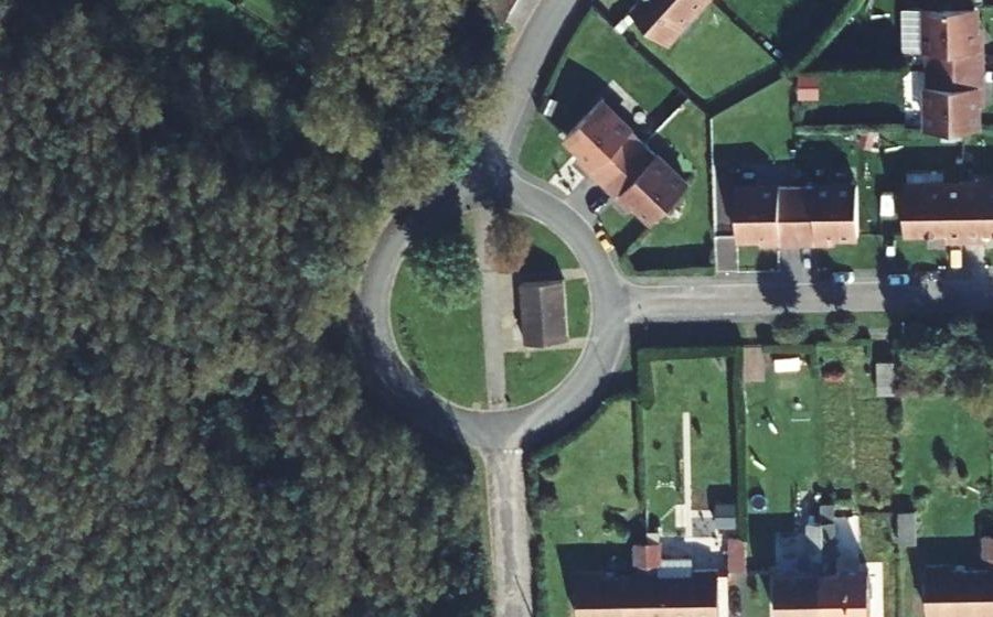 Vue aérienne du Rond-point anonyme n°101363279