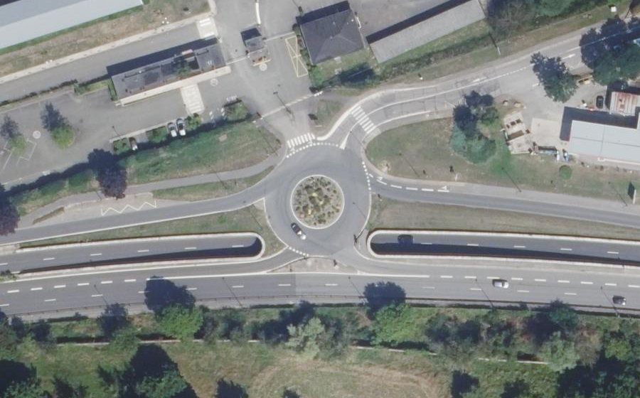 Vue aérienne du Rond-point anonyme n°1013727095