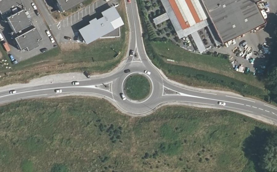 Vue aérienne du Rond-point anonyme n°101375610