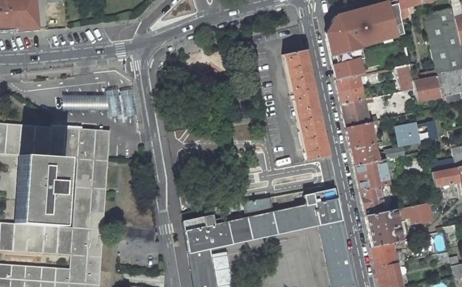 Vue aérienne du Rond-point anonyme n°1013827079