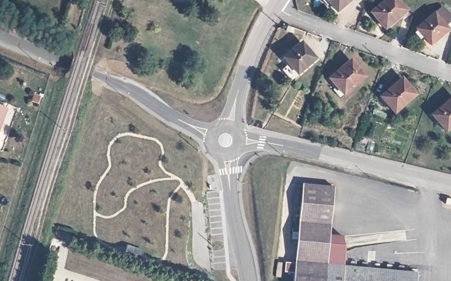 Vue aérienne du Mini-giratoire n°1383431806
