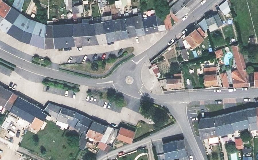 Vue aérienne du Rond-point anonyme n°101390866