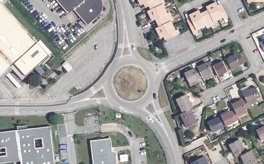 Vue aérienne du Rond-point anonyme n°10139822