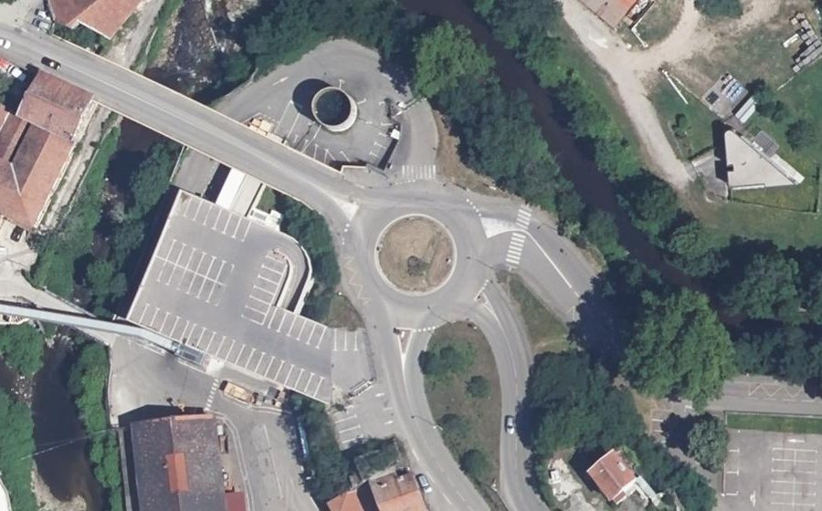Vue aérienne du Rond-point anonyme n°10139832