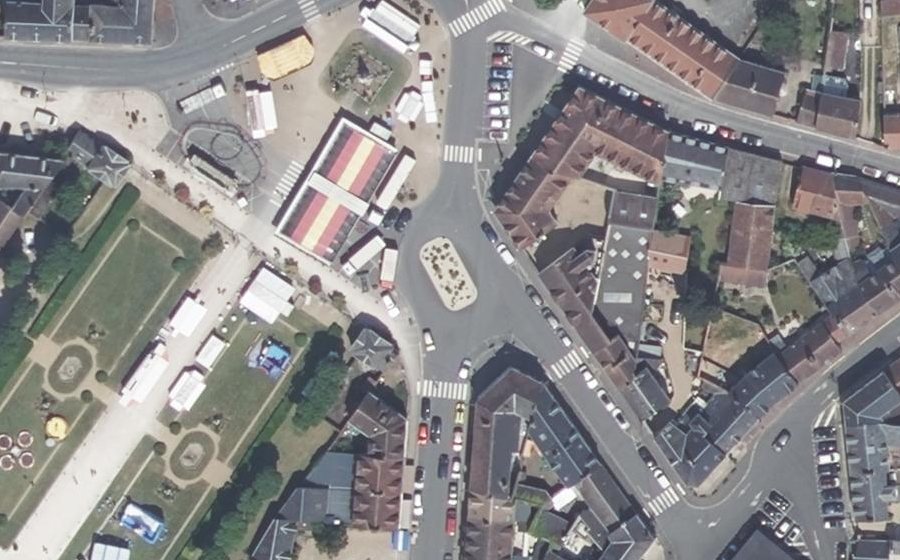Vue aérienne du Rond-point anonyme n°1014108840