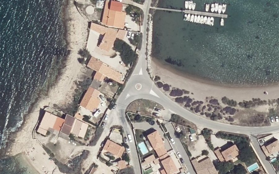 Vue aérienne du Rond-point anonyme n°1014128764
