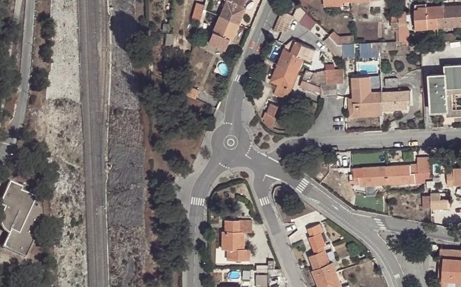 Vue aérienne du Rond-point anonyme n°1014128768