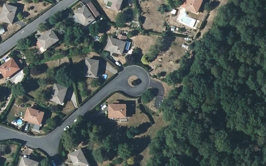 Vue aérienne du Rond-point anonyme n°1014380535