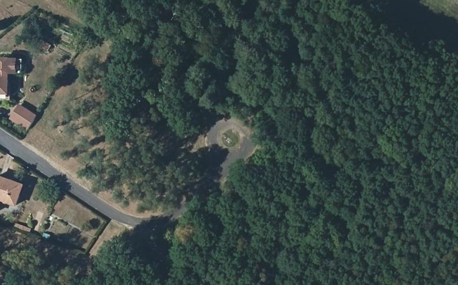 Vue aérienne du Rond-point anonyme n°1014380536