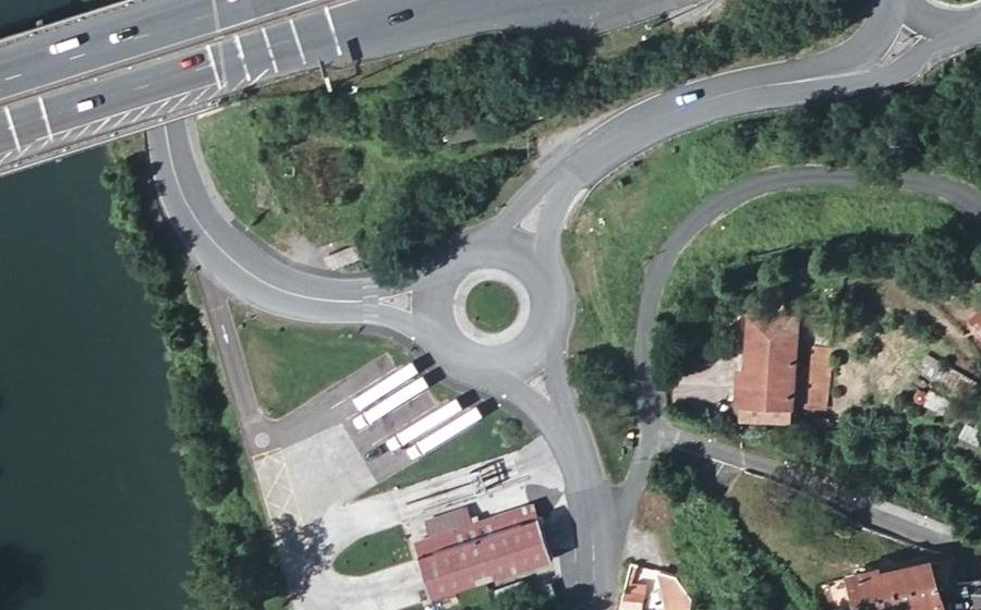 Vue aérienne du Rond-point anonyme n°1014626227