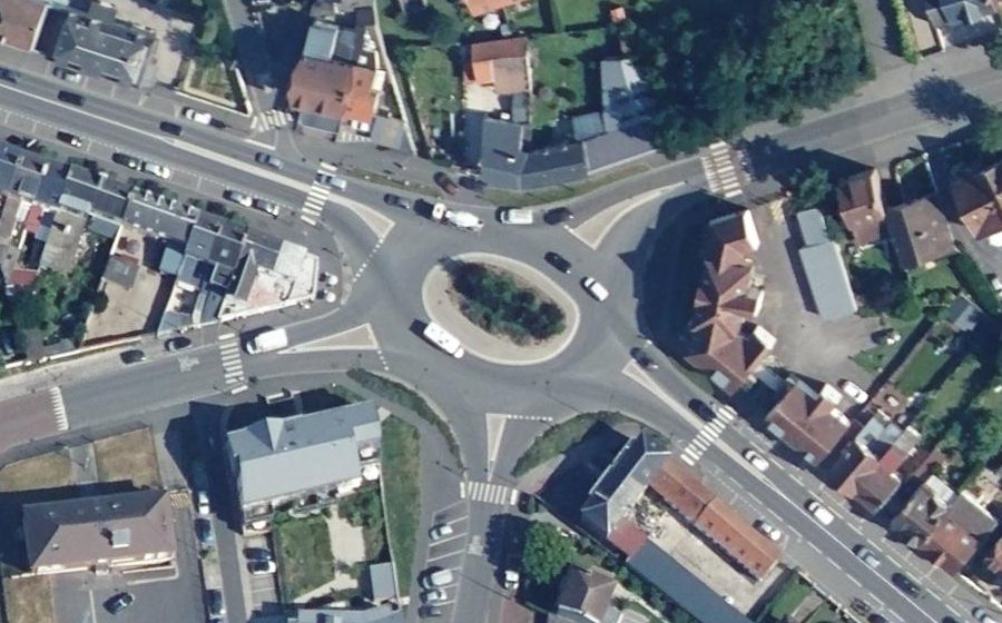 Vue aérienne du Rond-point anonyme n°1015023168