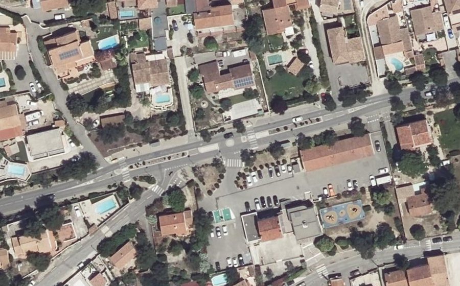 Vue aérienne du Rond-point anonyme n°1015092437