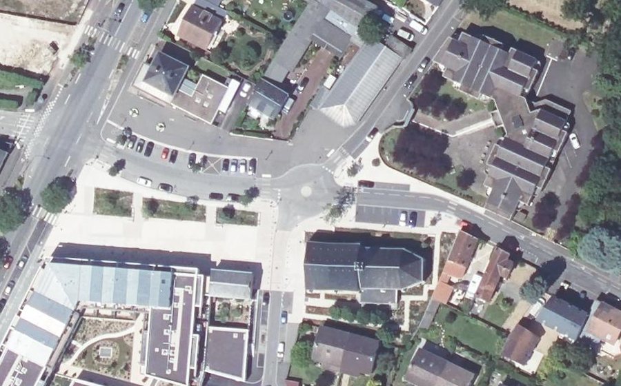 Vue aérienne du Rond-point anonyme n°1015142218