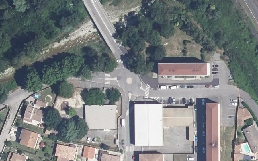 Vue aérienne du Mini-giratoire n°1550501598