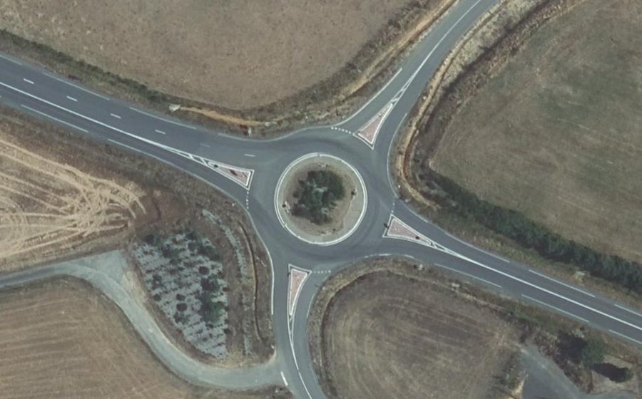 Vue aérienne du Rond-point anonyme n°1015872769
