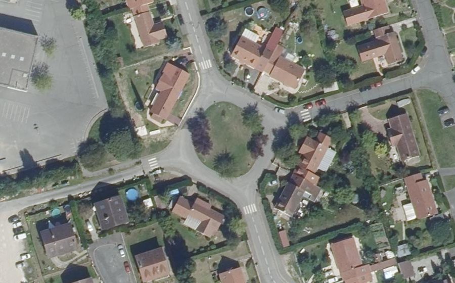 Vue aérienne du Rond-point anonyme n°101594812