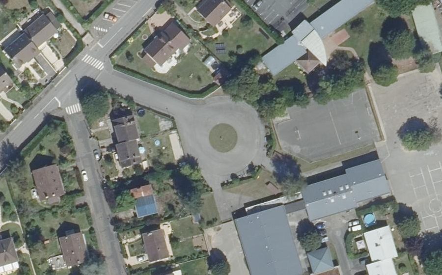 Vue aérienne du Rond-point anonyme n°101611062