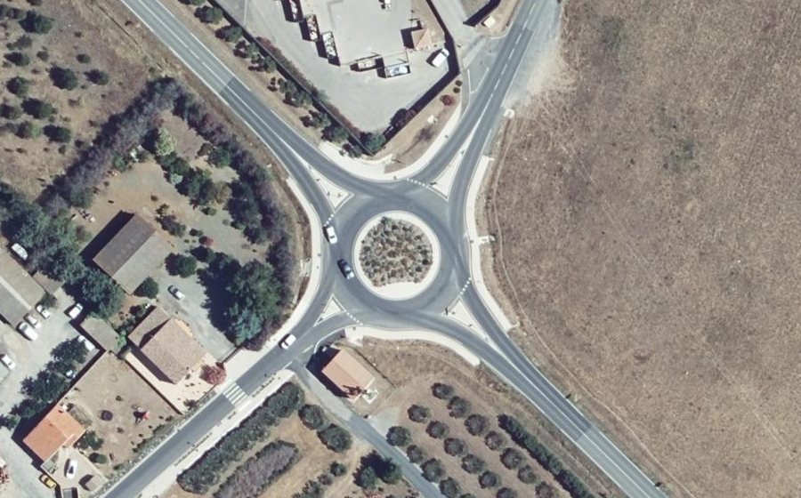 Vue aérienne du Rond-point anonyme n°1016286363