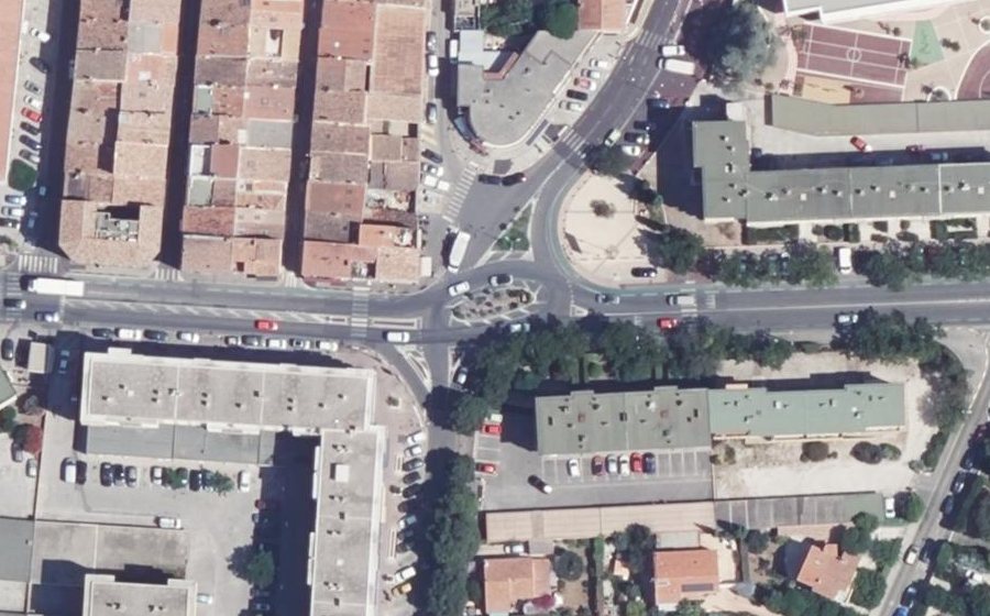 Vue aérienne du Rond-point anonyme n°1016407748