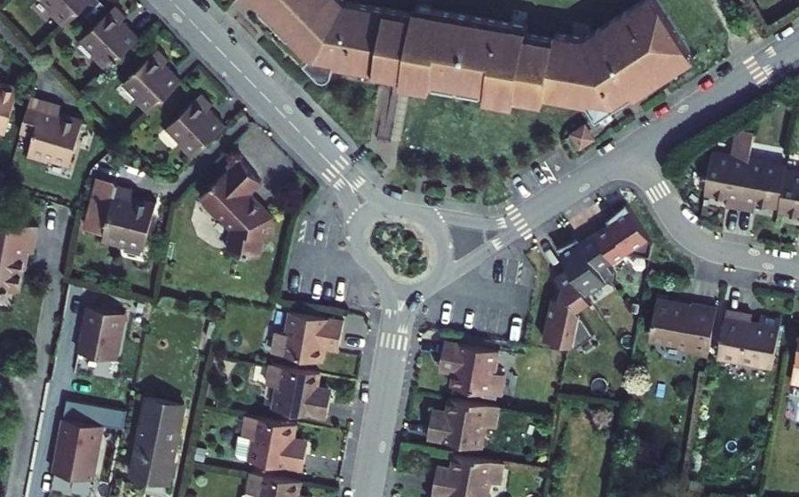 Vue aérienne du Rond-point anonyme n°1016413762