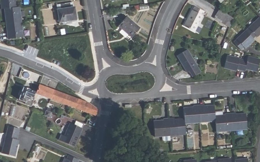 Vue aérienne du Rond-point anonyme n°1016601839