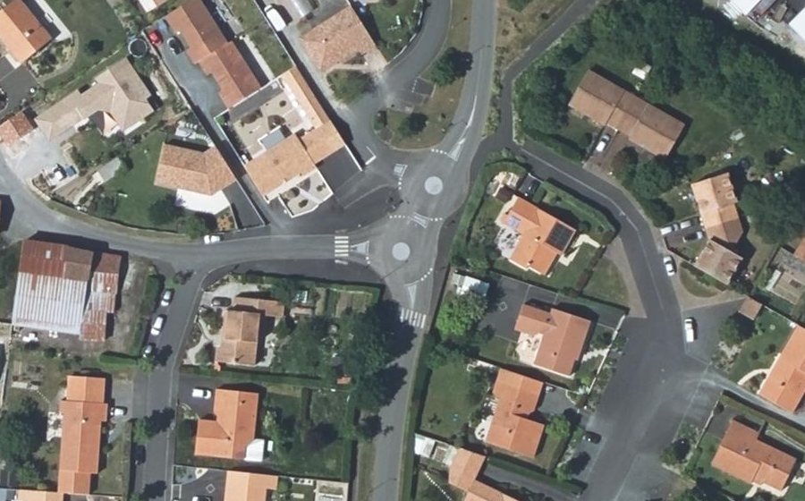 Vue aérienne du Mini-giratoire n°1674915126
