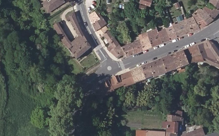Vue aérienne du Mini-giratoire n°1698523001