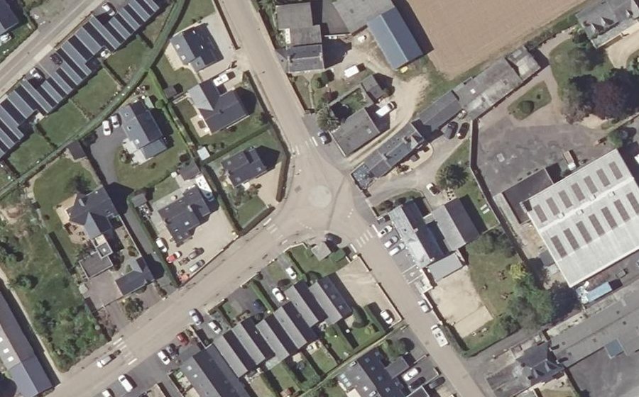 Vue aérienne du Rond-point anonyme n°1017088529
