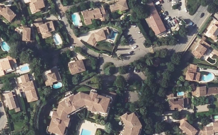 Vue aérienne du Rond-point anonyme n°101714324