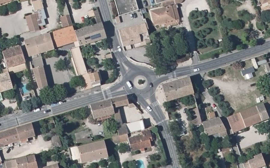 Vue aérienne du Rond-point anonyme n°1017168967