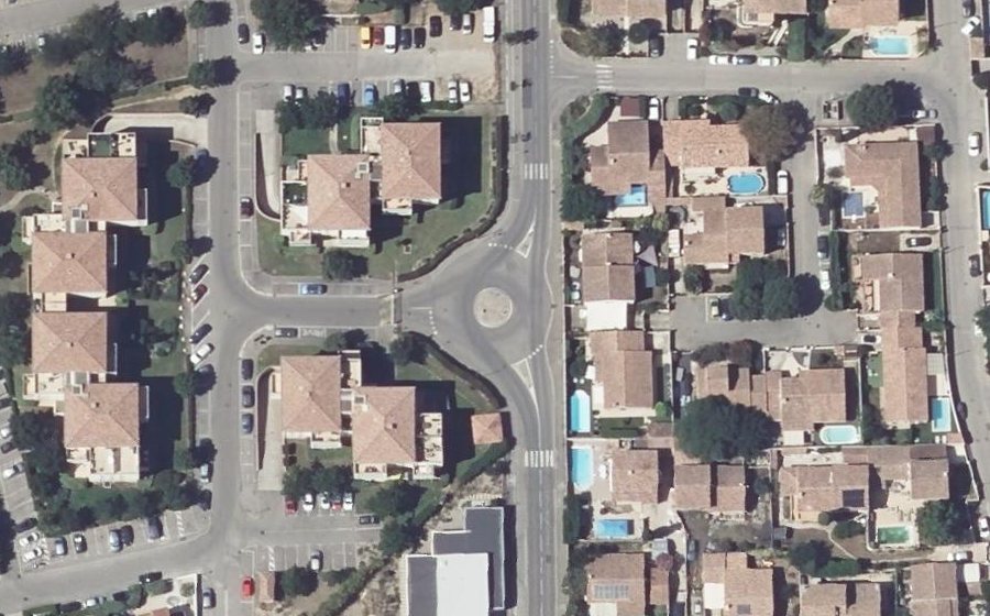 Vue aérienne du Rond-point anonyme n°1017306025