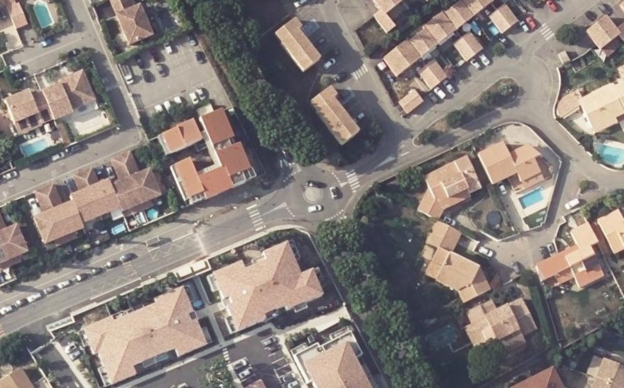 Vue aérienne du Rond-point anonyme n°1017445969