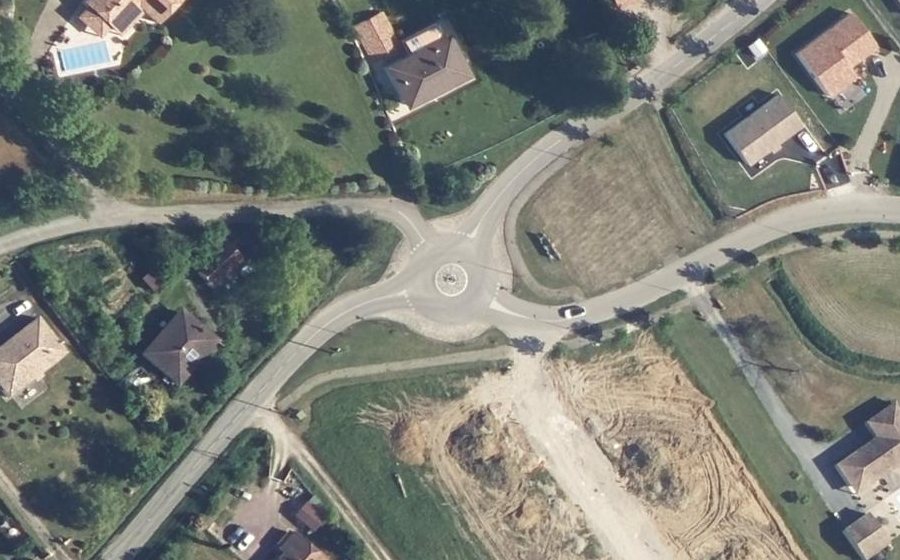 Vue aérienne du Rond-point anonyme n°1017678606