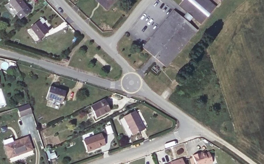 Vue aérienne du Mini-giratoire n°1779025173