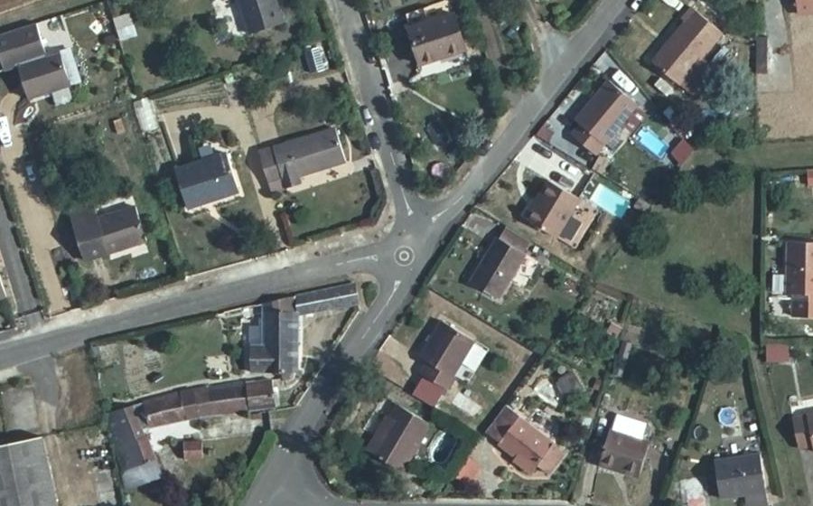 Vue aérienne du Rond-point anonyme n°101788462