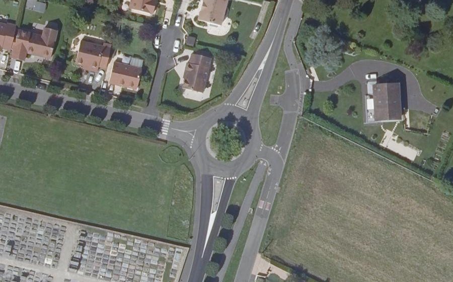 Vue aérienne du Rond-point anonyme n°101789032