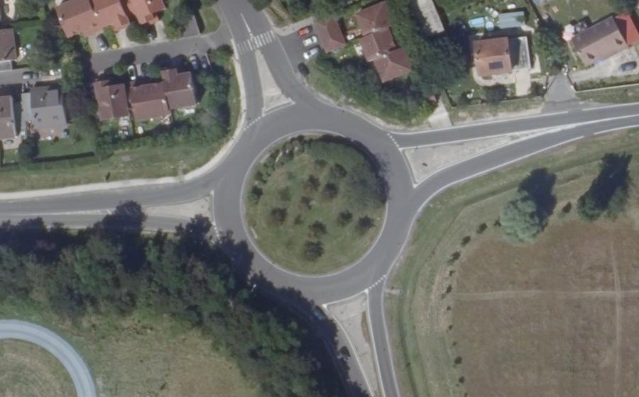 Vue aérienne du Rond-Point du 8 Mai 1945