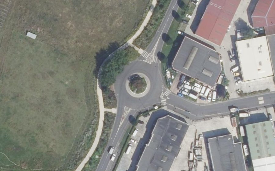 Vue aérienne du Rond-point anonyme n°101809650