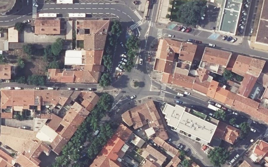 Vue aérienne du Rond-point anonyme n°1018351299
