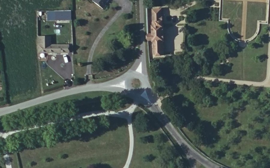 Vue aérienne du Mini-giratoire n°1881451563