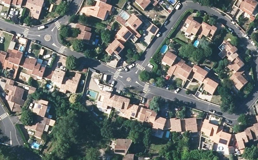 Vue aérienne du Mini-giratoire n°1894694350