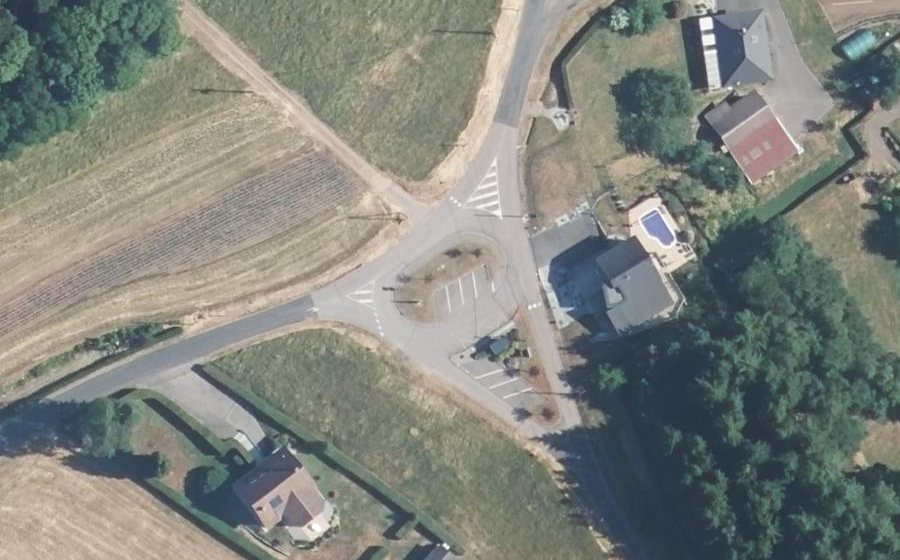 Vue aérienne du Rond-point anonyme n°1019033187
