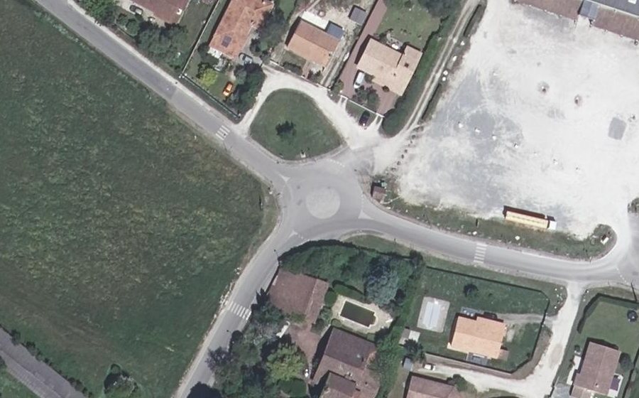 Vue aérienne du Rond-point anonyme n°1019050643