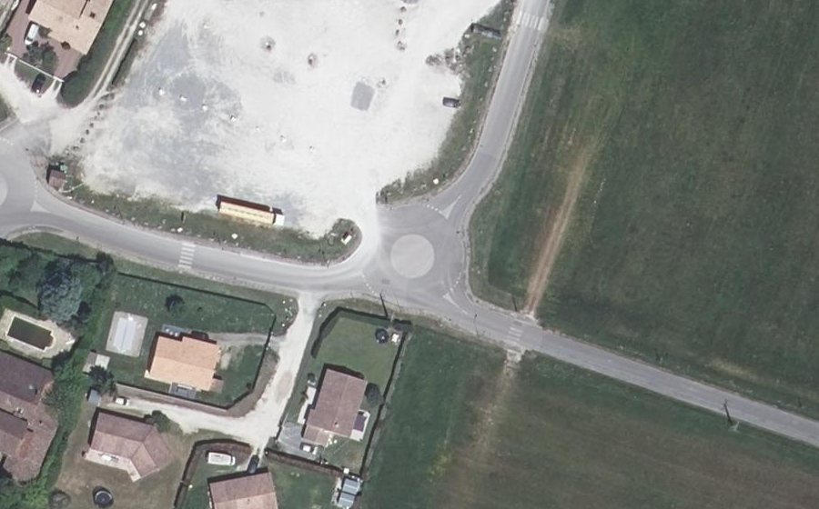 Vue aérienne du Rond-point anonyme n°1019050644