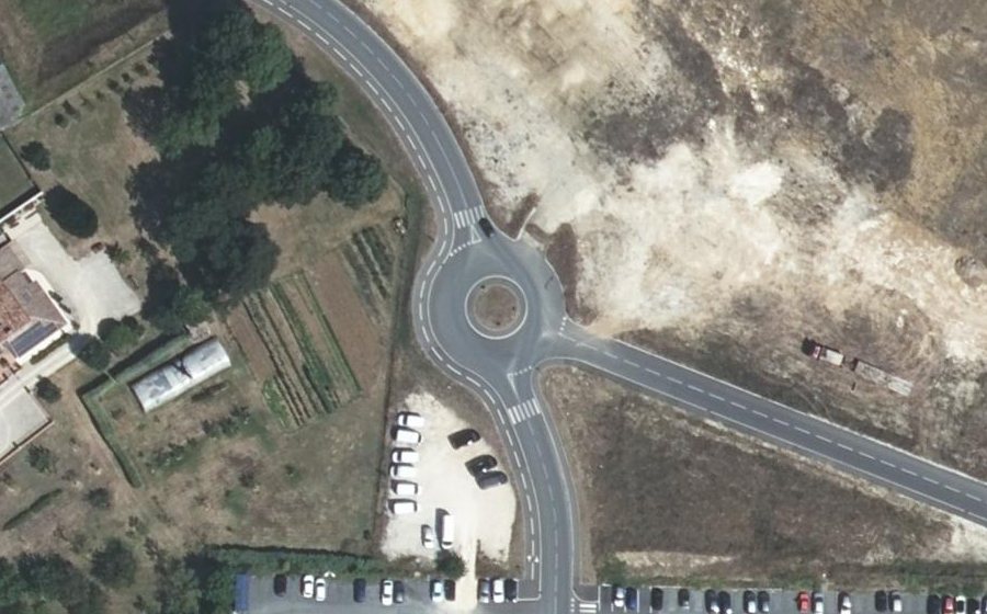 Vue aérienne du Rond-point anonyme n°1019227618
