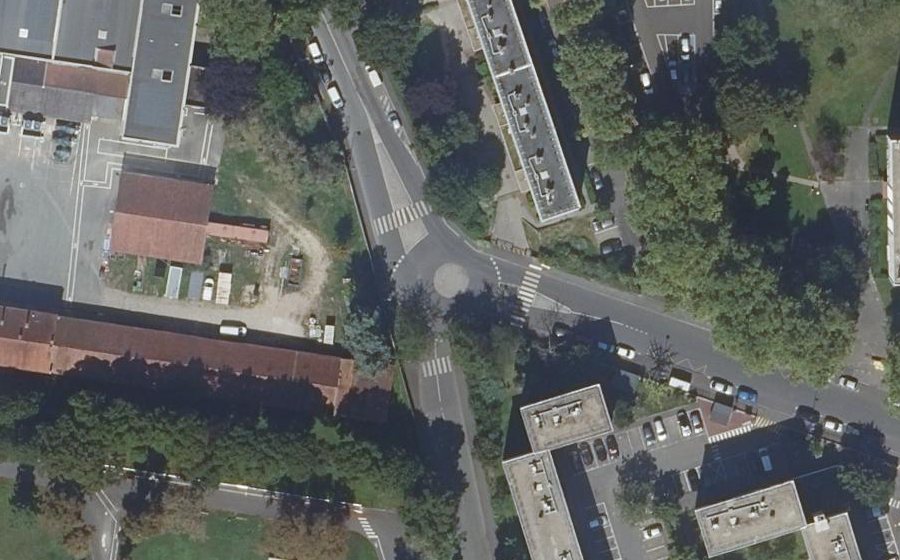 Vue aérienne du Mini-giratoire n°1940691125