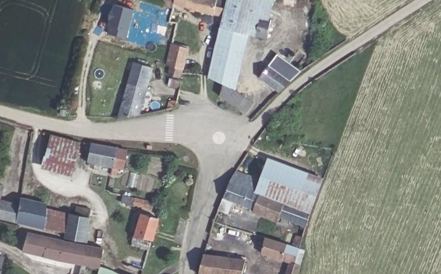 Vue aérienne du Mini-giratoire n°1949386875