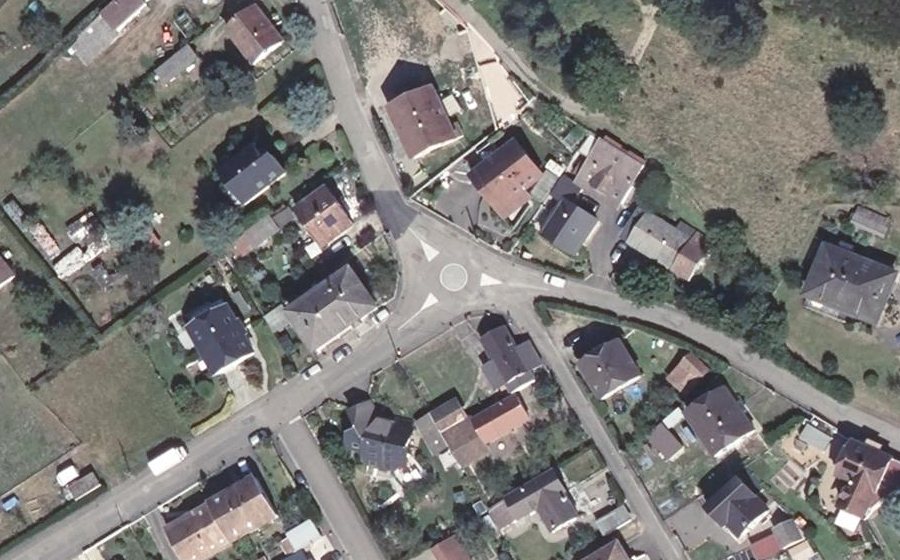 Vue aérienne du Mini-giratoire n°1952470491