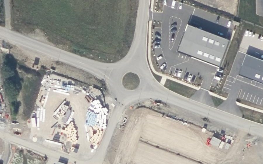 Vue aérienne du Rond-point anonyme n°1019721349